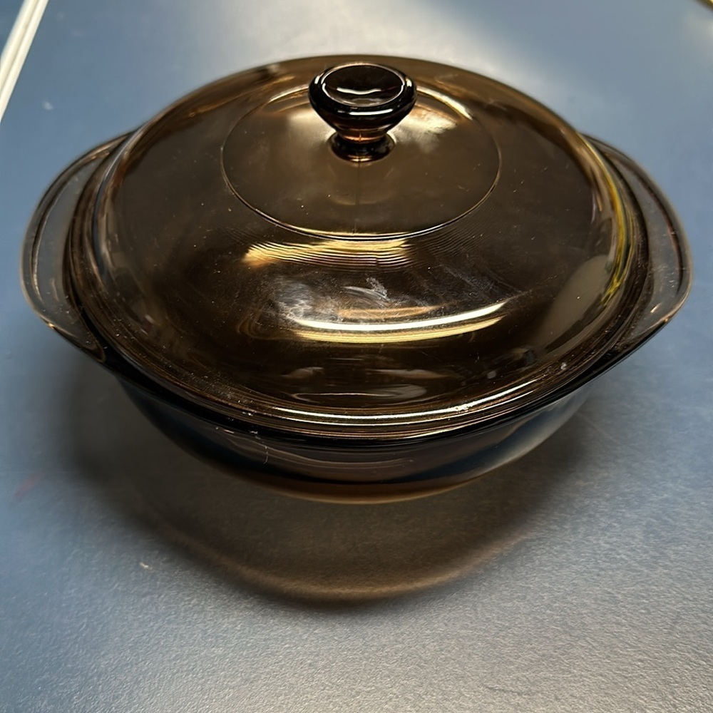 Pyrex | lidded amber brown round casserole dish 1.5 qt 023 lid 623